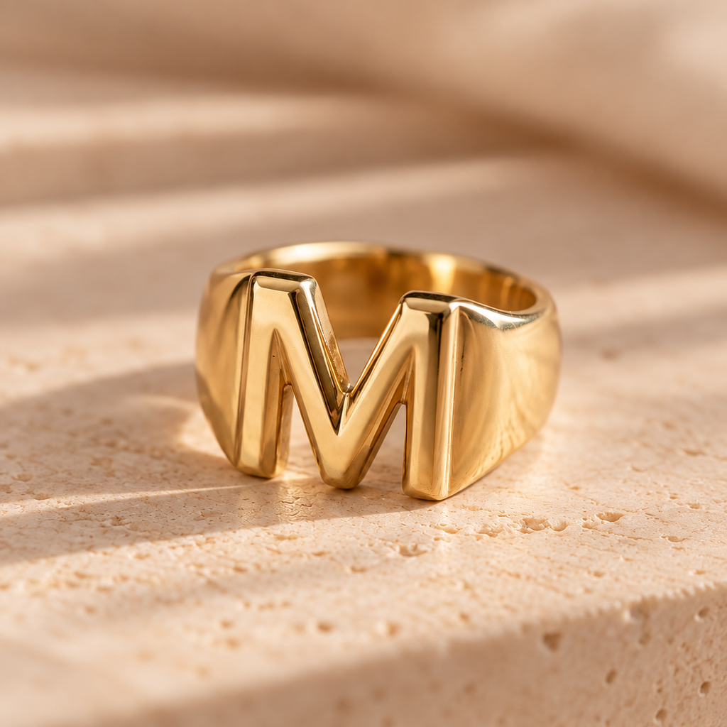 Anillo con inicial