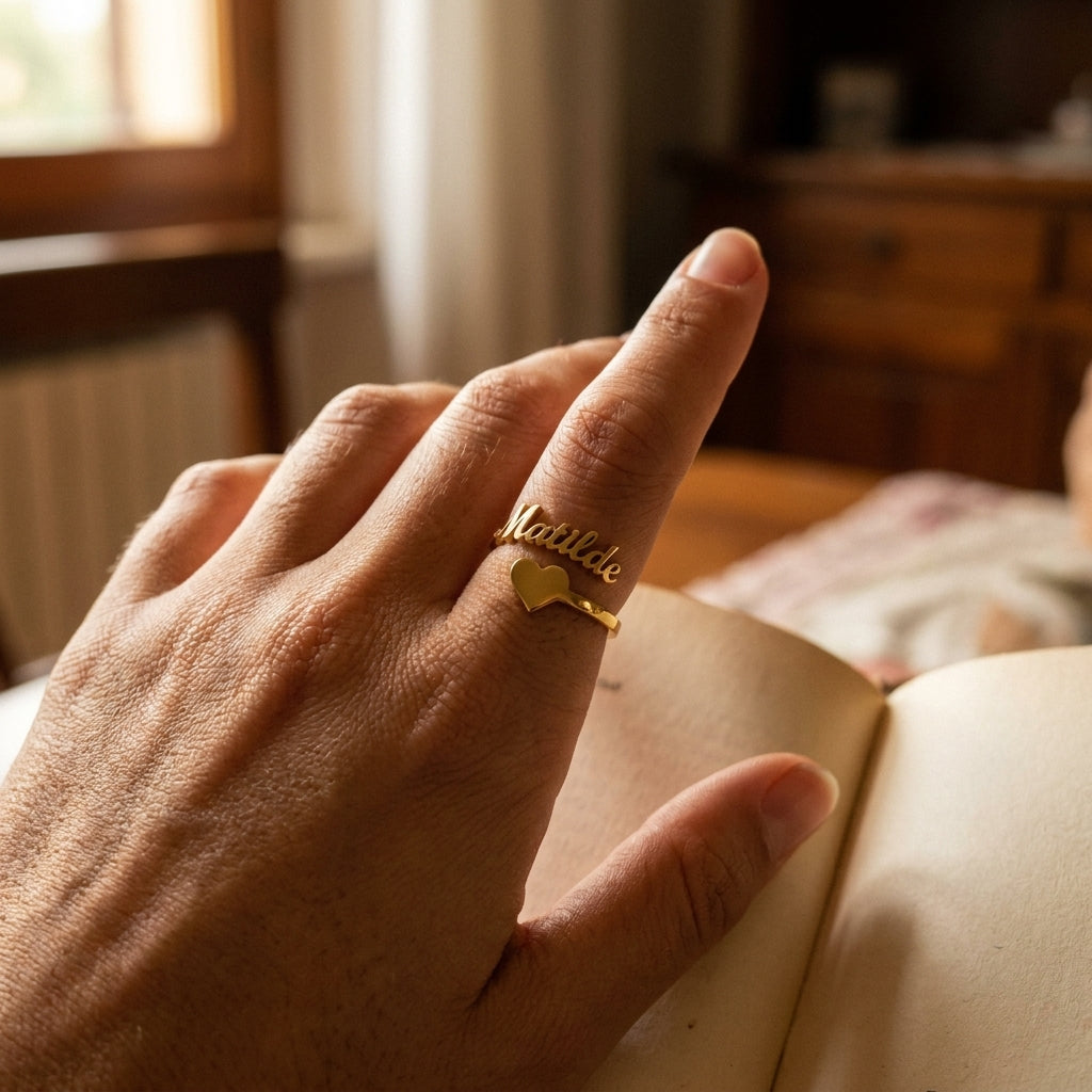 Anillo con nombre y corazón
