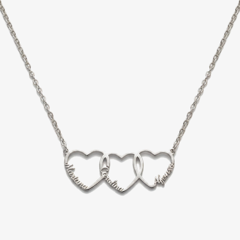 Collar de Corazones Entrelazados con Nombres