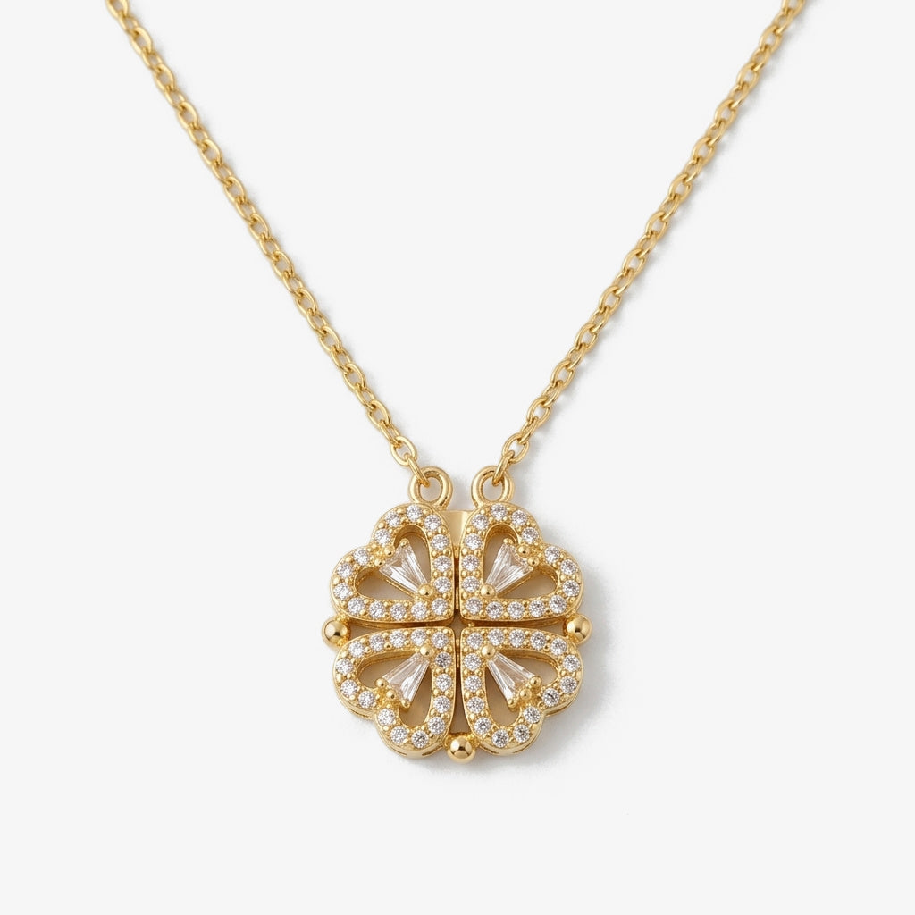 Collar de trébol de cuatro corazones