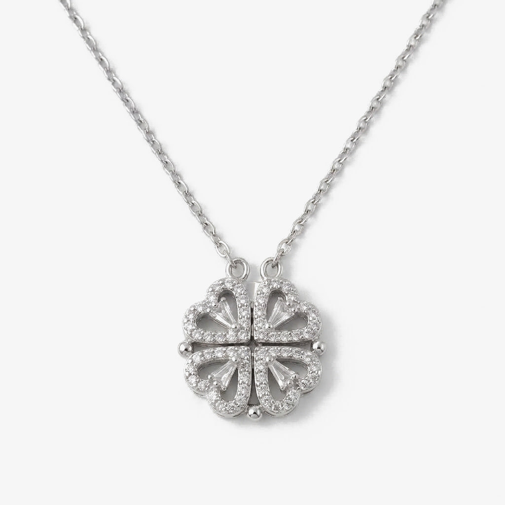 Collar de trébol de cuatro corazones